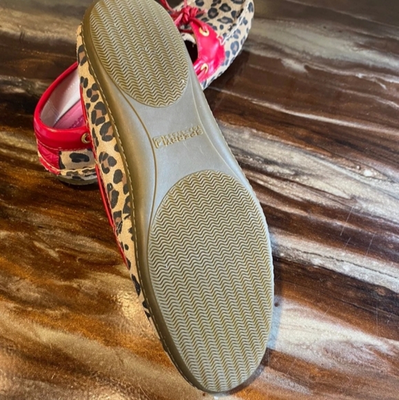 Sperry's - Picture 6 of 7